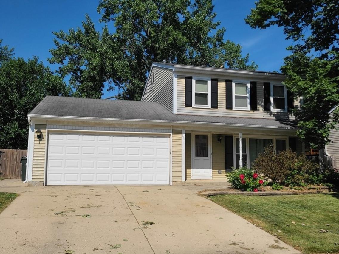 696 Shining Water Dr., Carol Stream, IL 60188