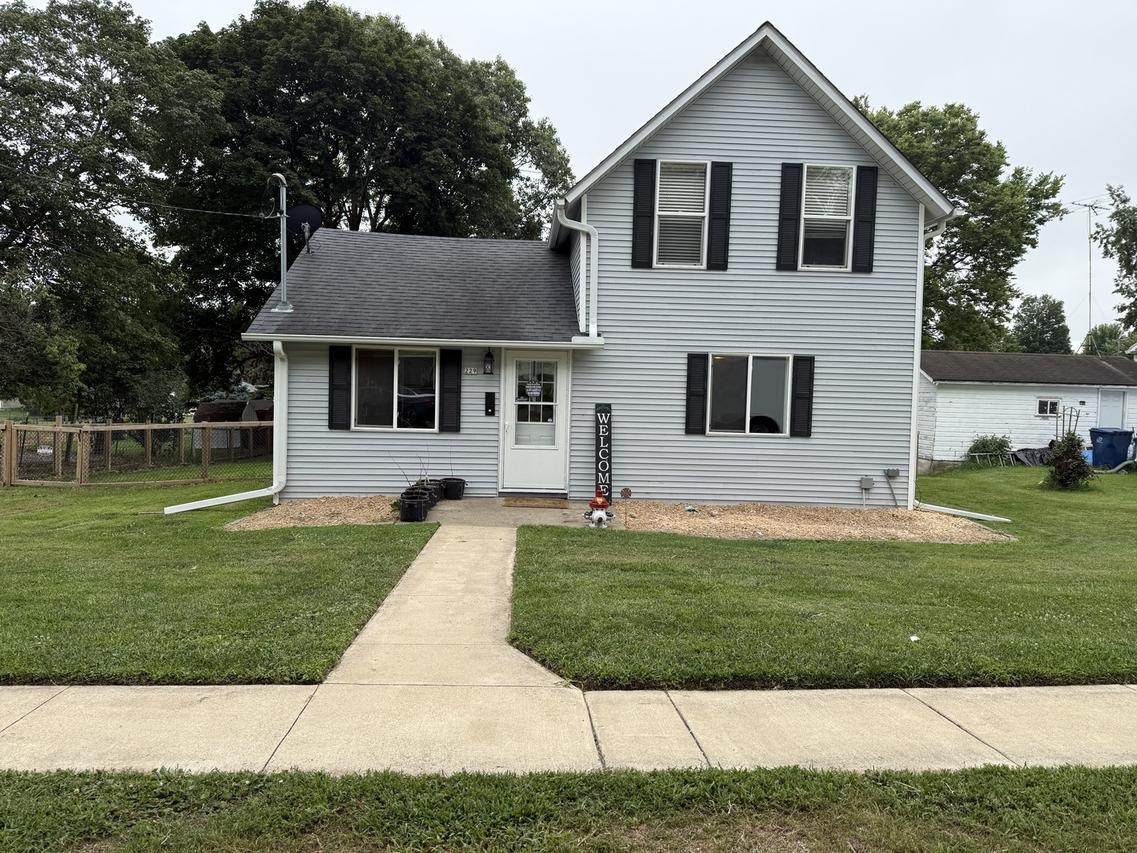 229 W Farnham St., Sheffield, IL 61361