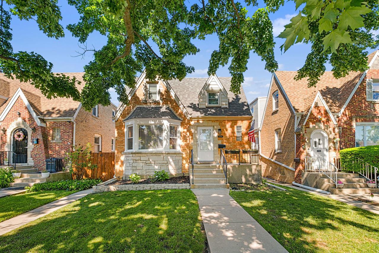 5704 N Major Ave., Chicago, IL 60646