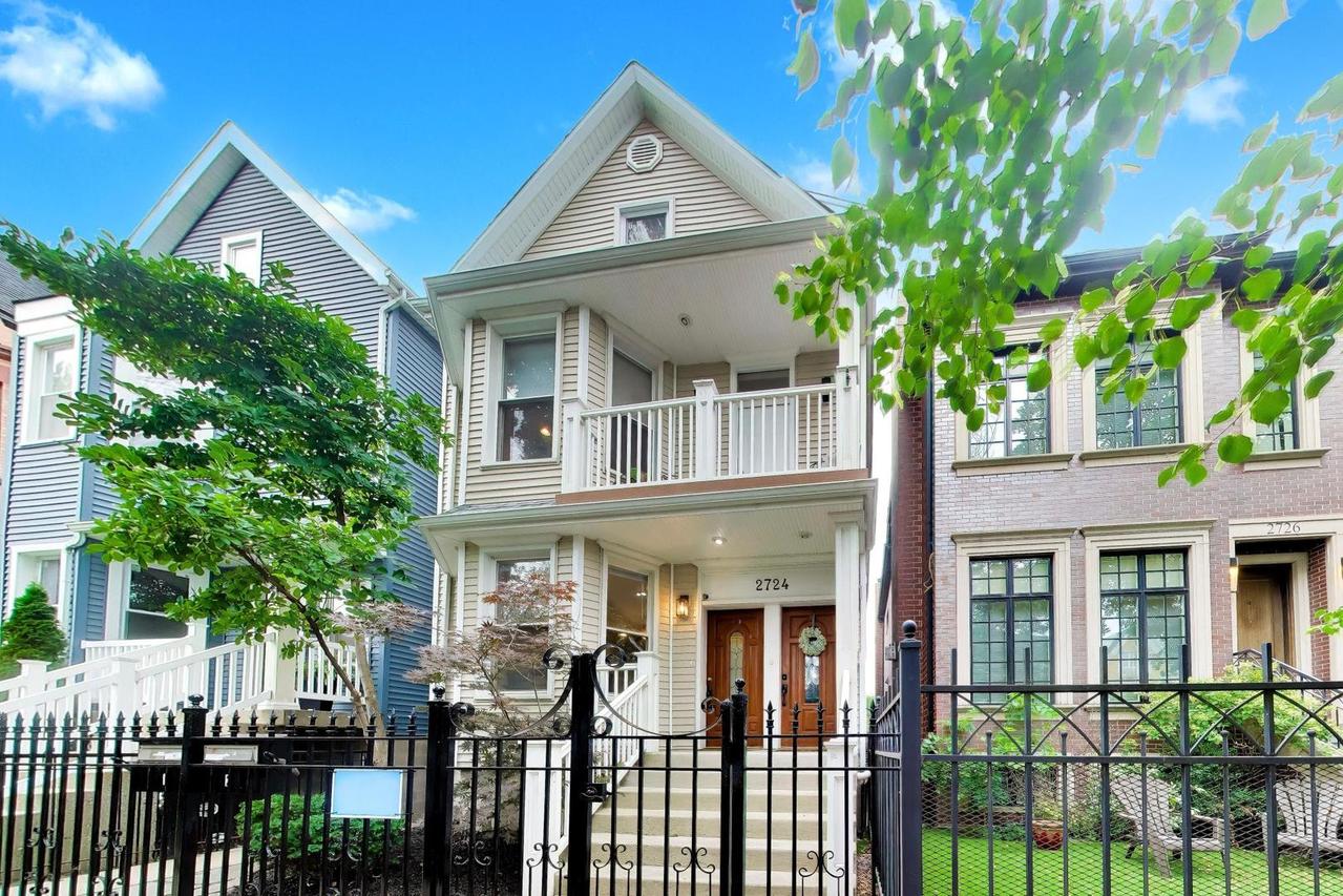 2724 N Marshfield Ave., Chicago, IL 60614