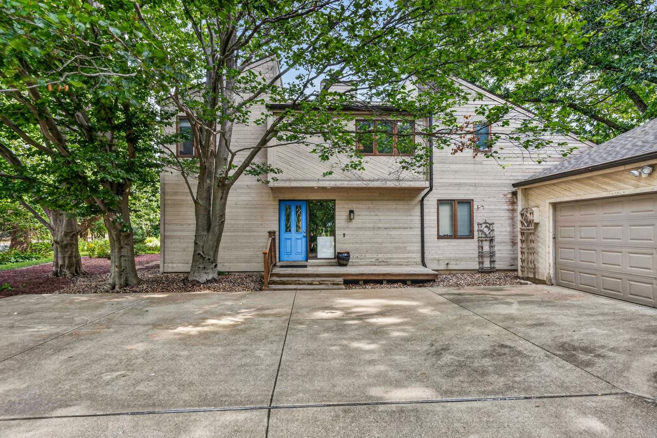 820 Dodds Dr., Champaign, IL 61820