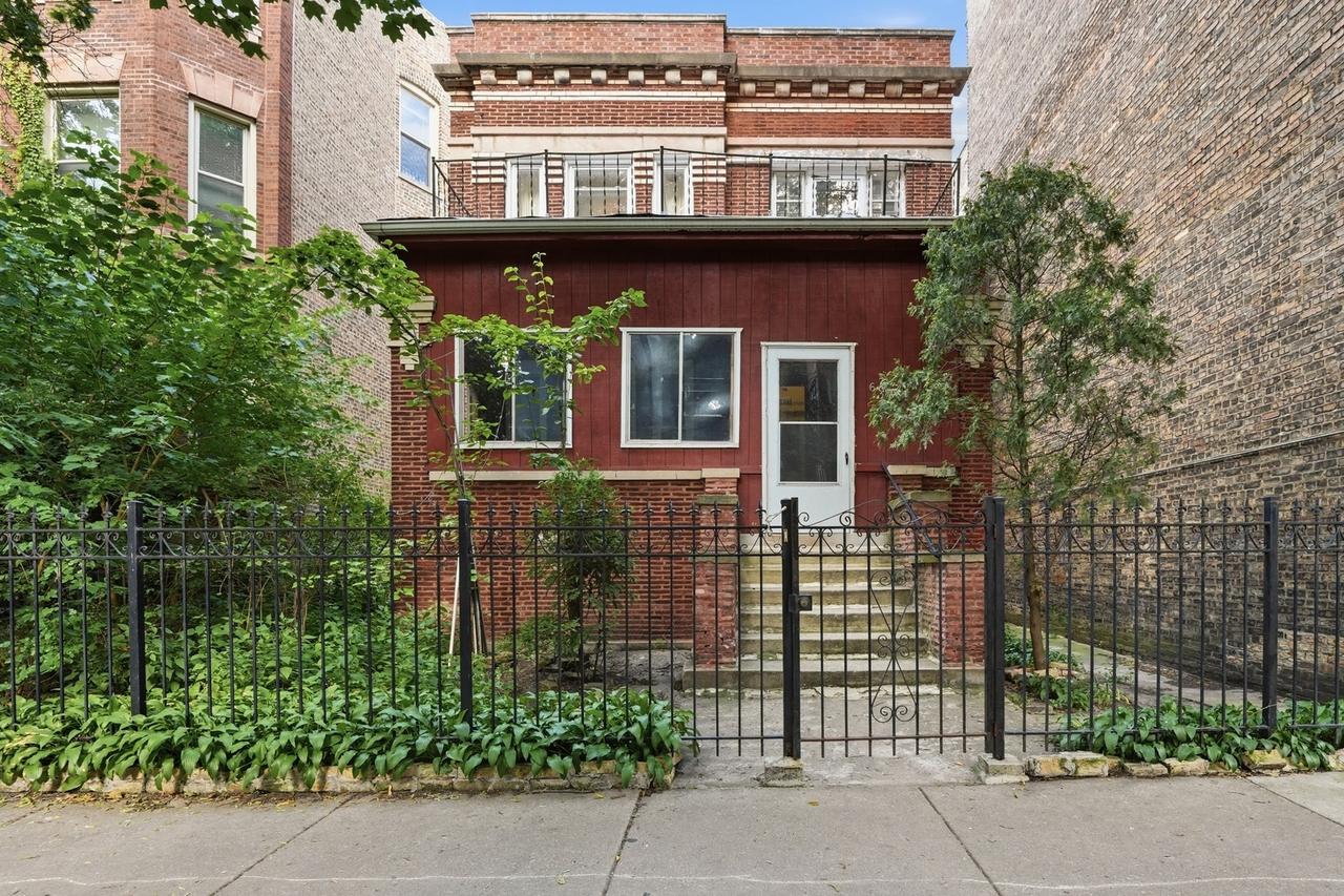6311 N Lakewood Ave., Chicago, IL 60660