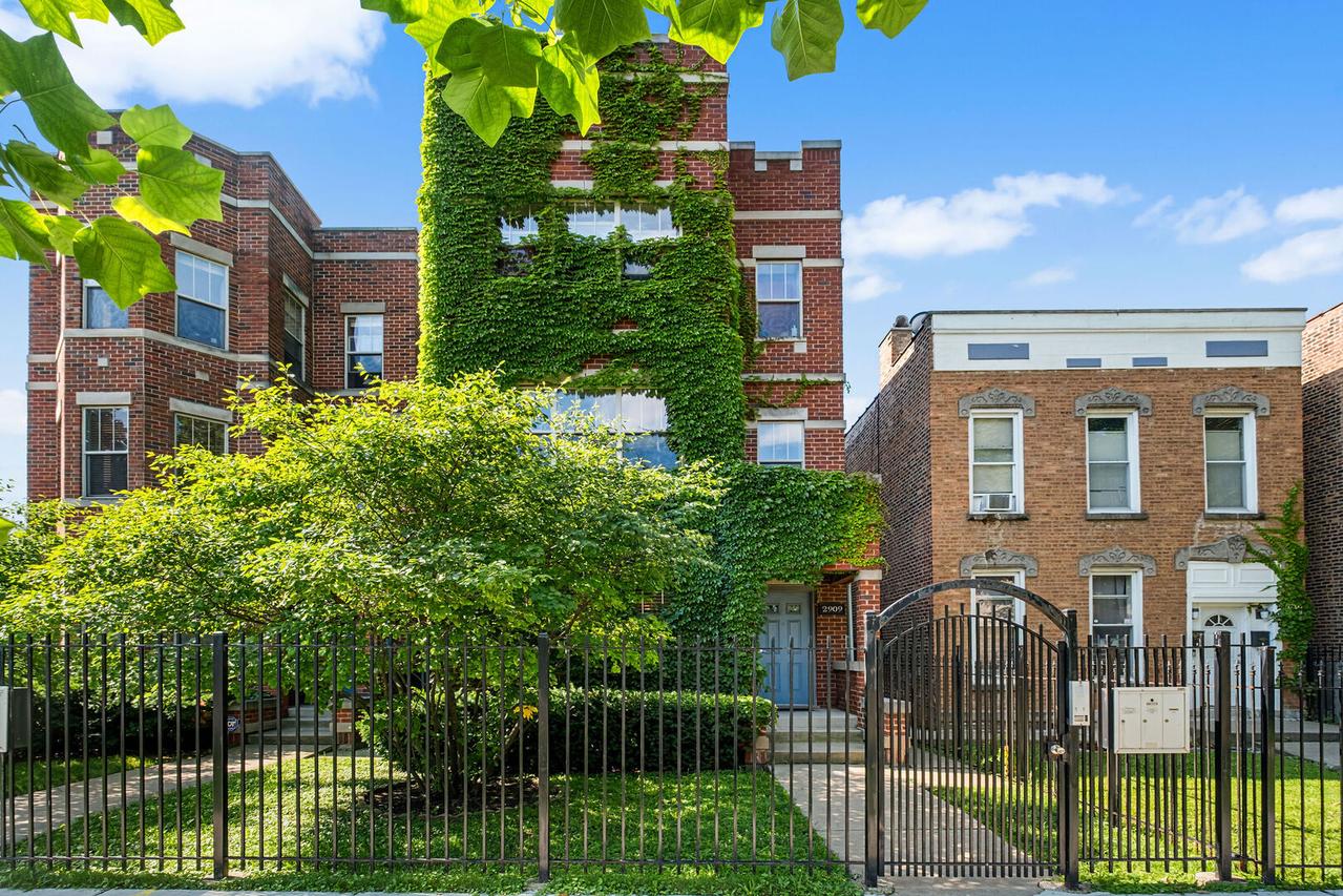 2909 W Fulton St. #1, Chicago, IL 60612