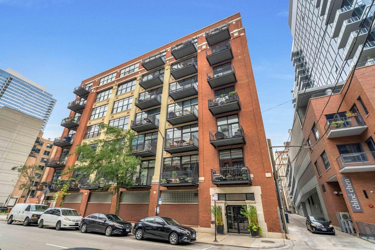 843 W Adams St. #403, Chicago, IL 60607