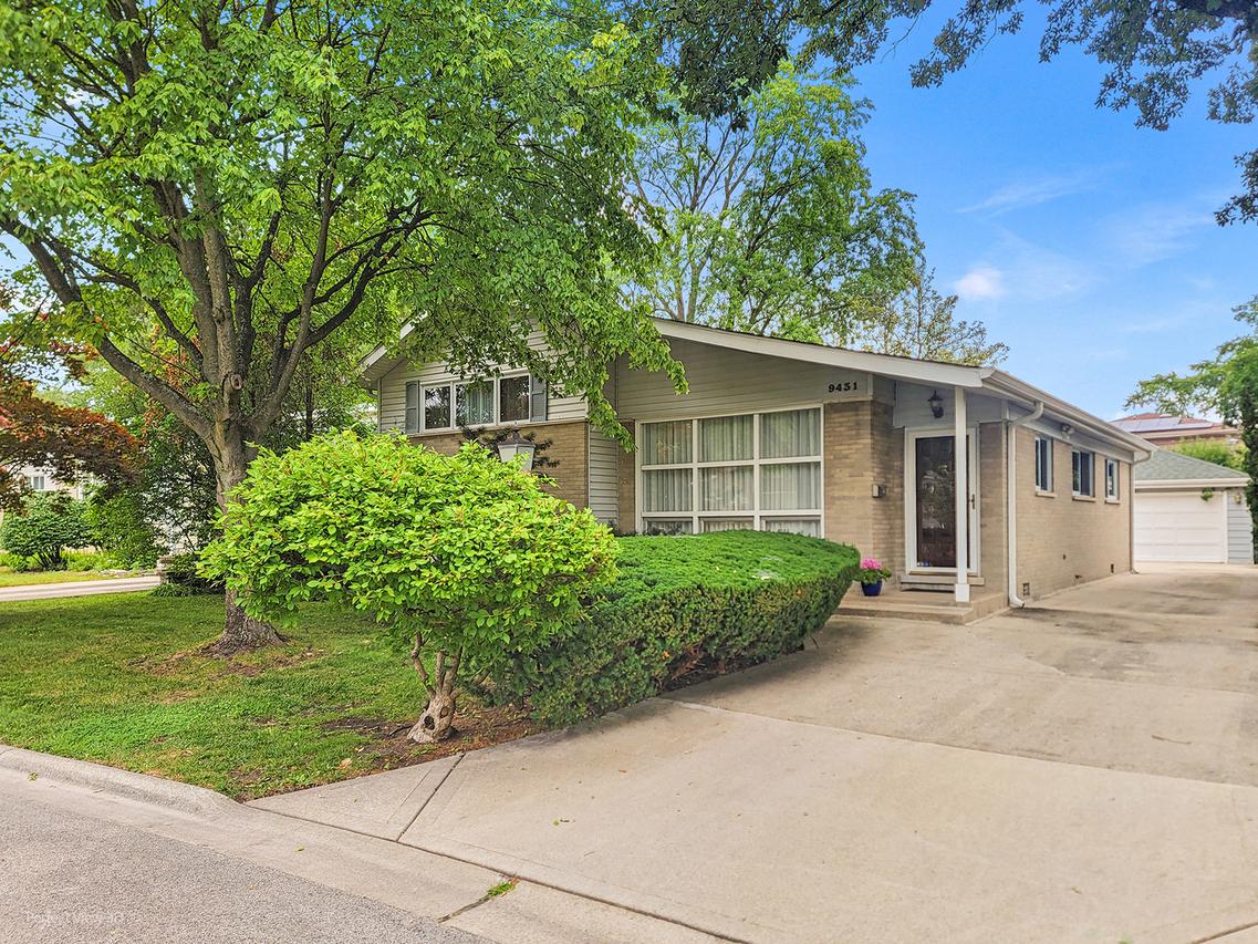 9431 Karlov Ave., Skokie, IL 60076