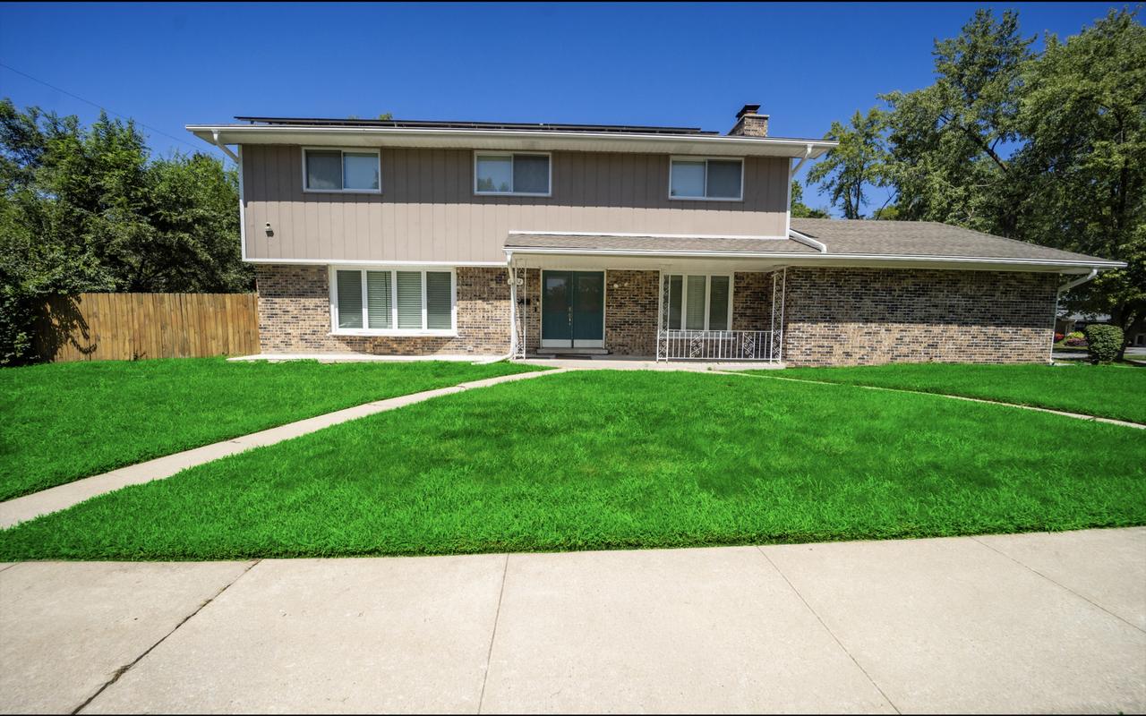 17152 Kenwood Ave., South Holland, IL 60473