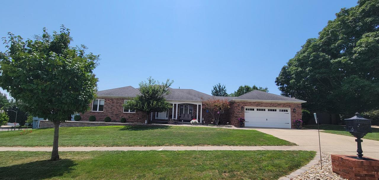 6 Cobblestone Ct., Bloomington, IL 61704