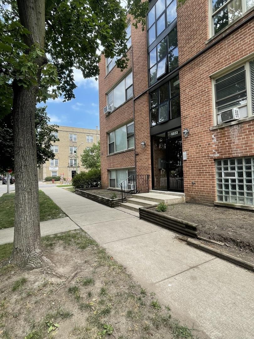6833 N Oakley Ave. #3B, Chicago, IL 60645