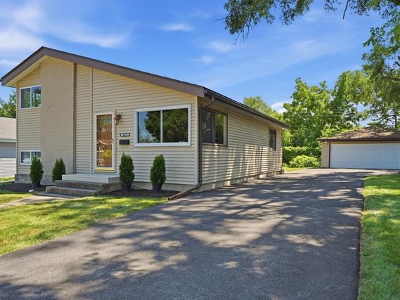 Homes Just Sold That Attend Glenbard East High School: August 25th to August 31st