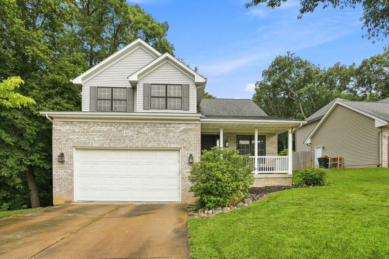 212 8th Ave., Hampton, IL 61256