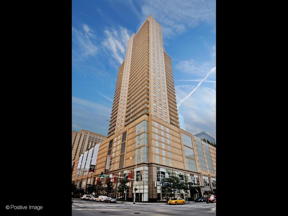 545 N Dearborn St. #W1911, Chicago, IL 60654