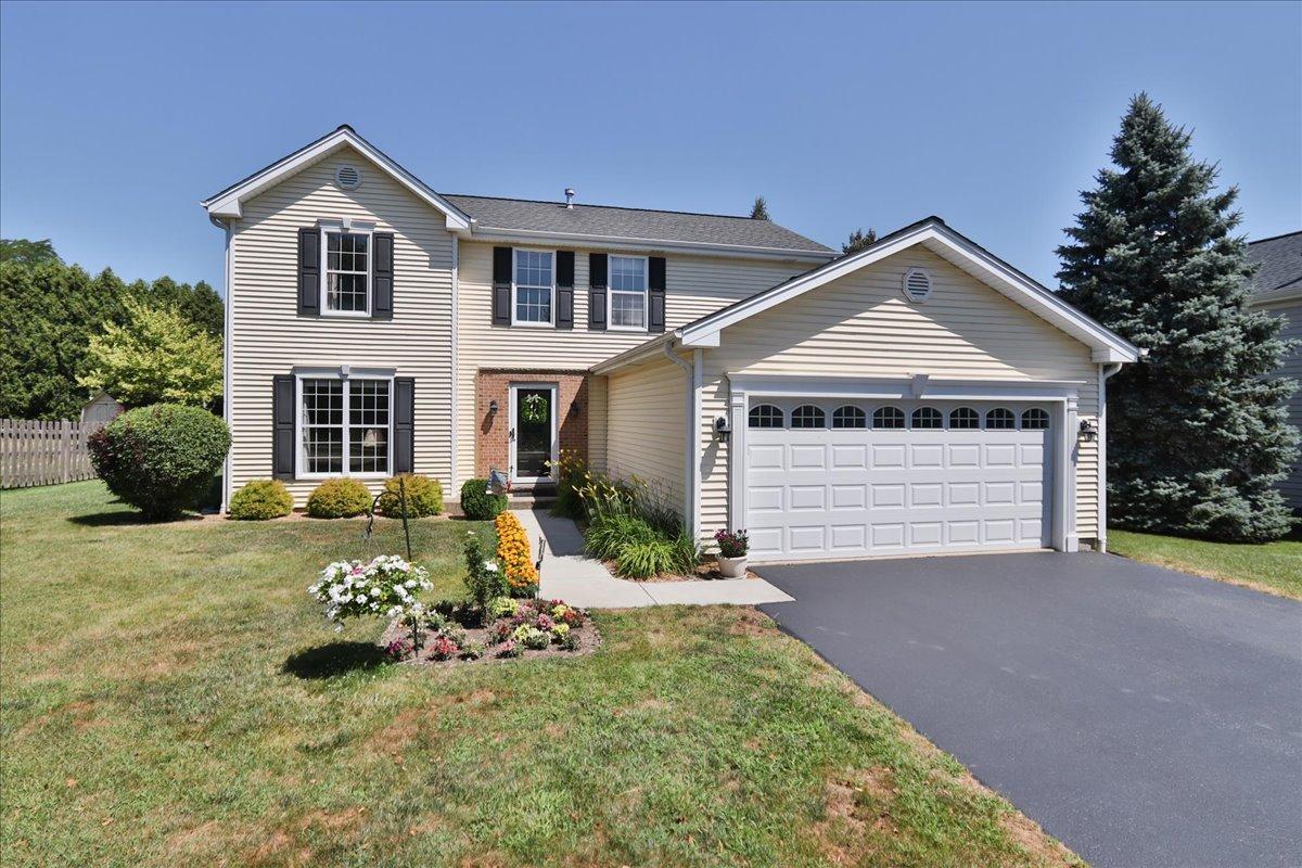 515 Shallow Cove Rd., Lake Zurich, IL 60047