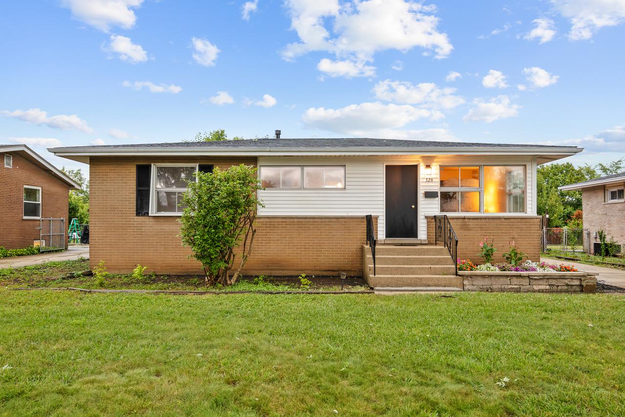 326 E Alden Dr., Addison, IL 60101