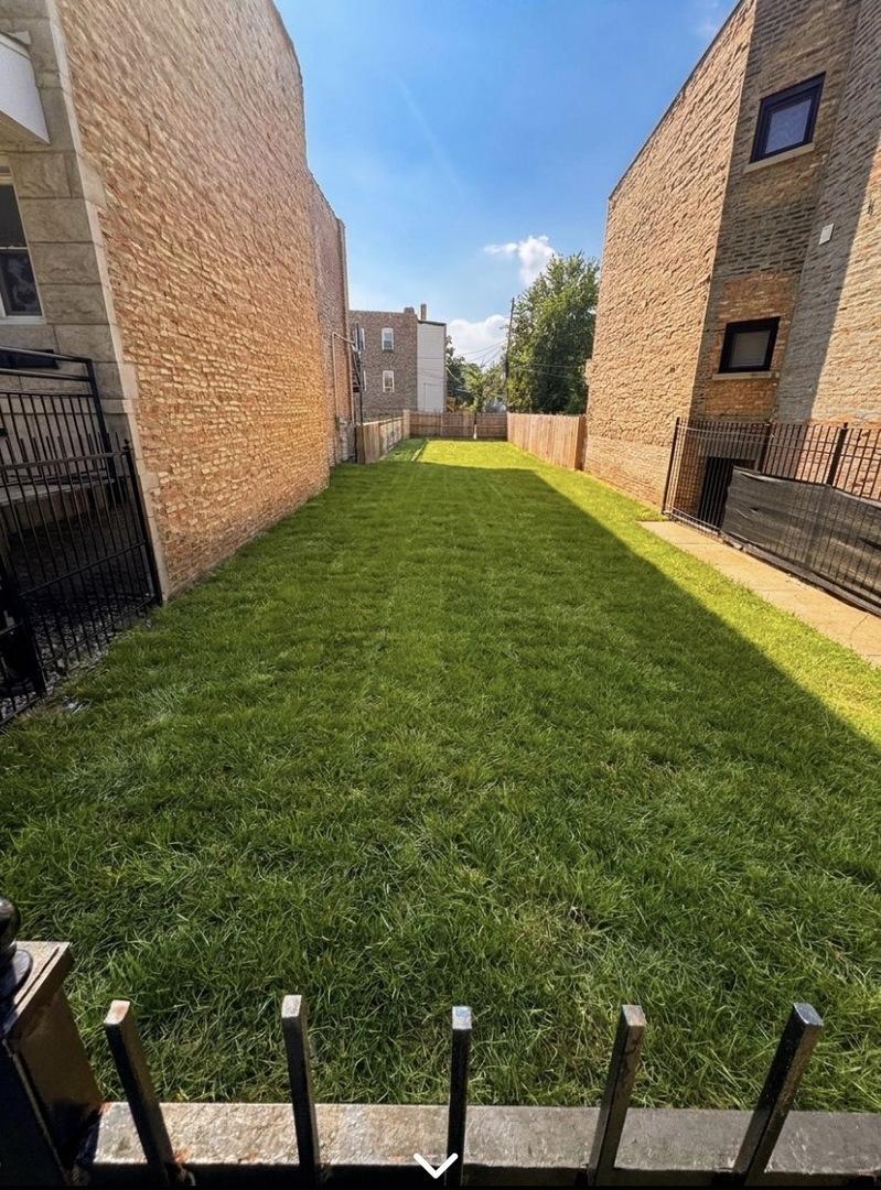 820 S Karlov Ave., Chicago, IL 60624