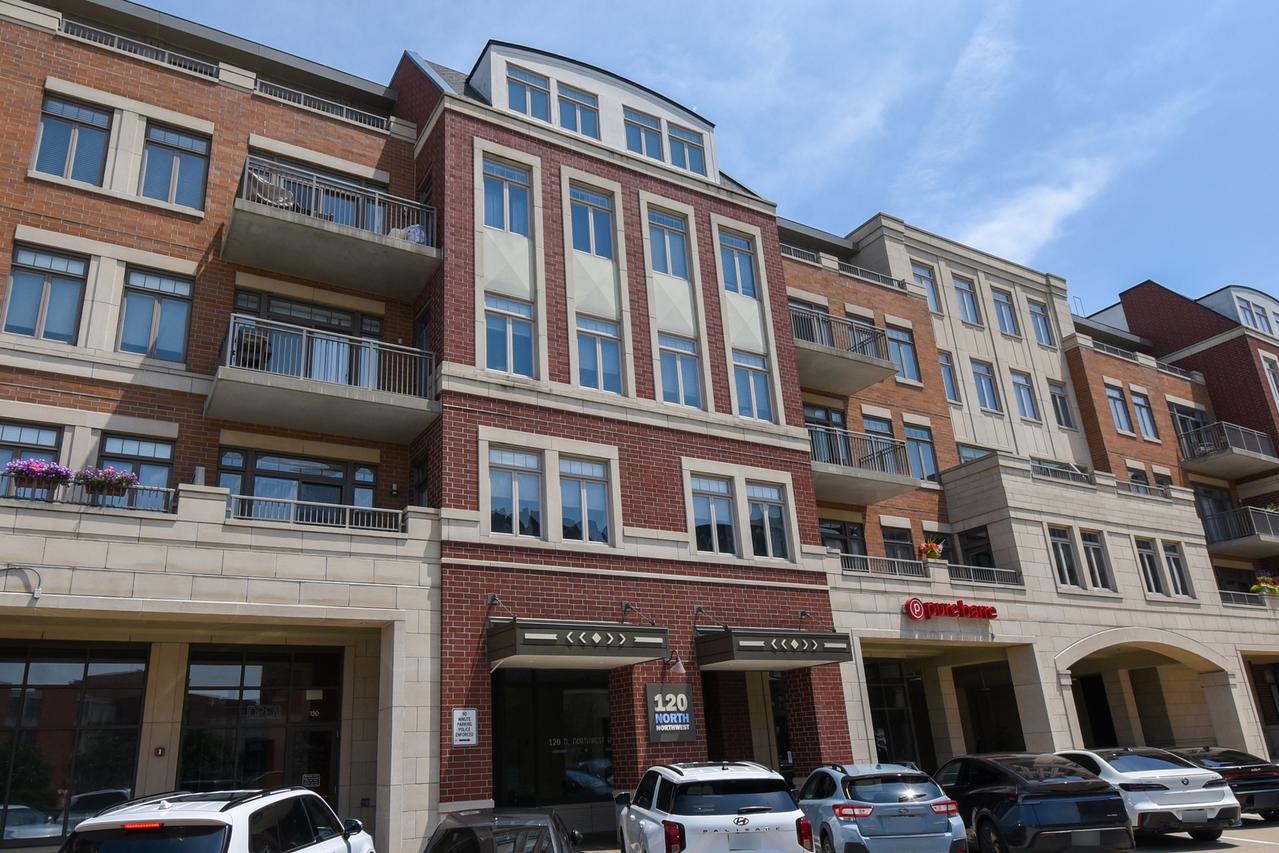 120 N Northwest Hwy. #304, Park Ridge, IL 60068