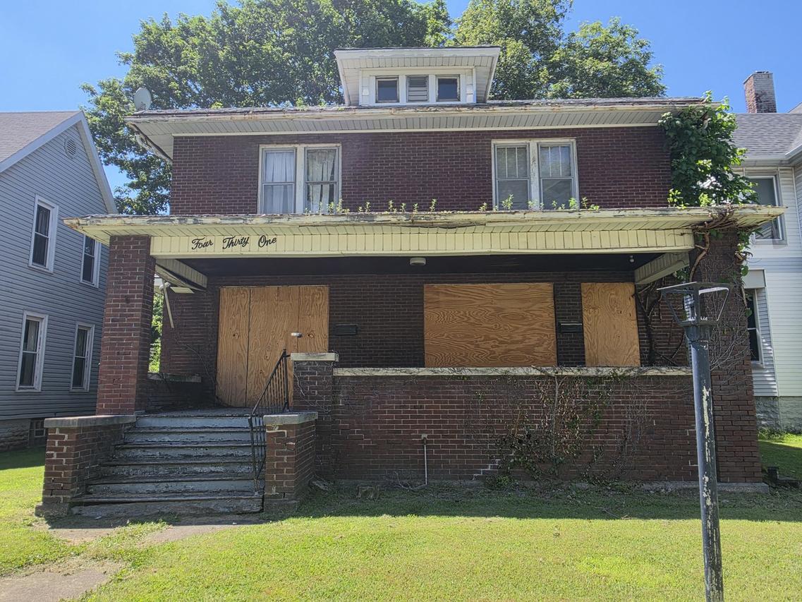 431 S Harrison Ave., Kankakee, IL 60901