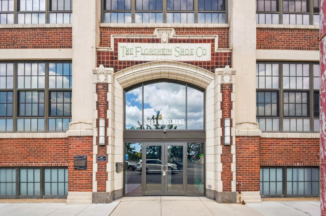 3963 W Belmont Ave. #210, Chicago, IL 60618