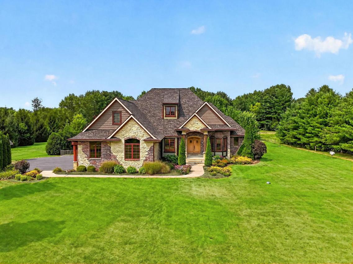 6871 Montague Rd., Rockford, IL 61102