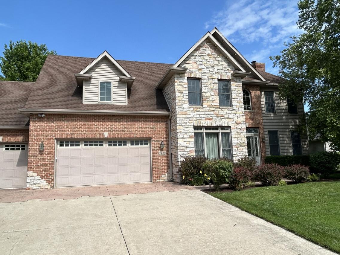 1910 Parkside Dr., Sycamore, IL 60178