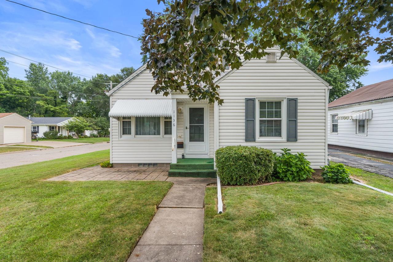 1136 53rd St., Moline, IL 61265