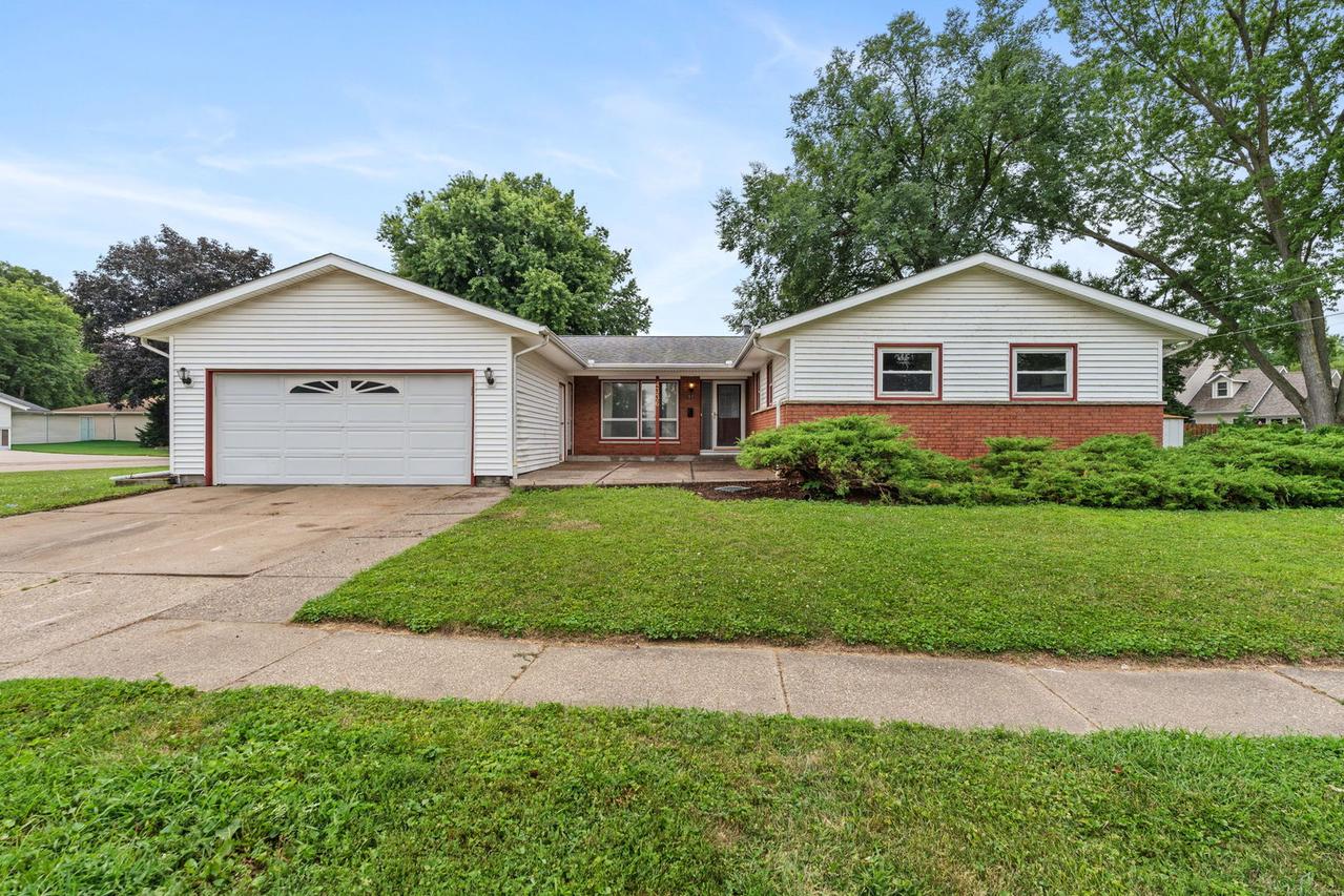 4336 26th Ave., Moline, IL 61265