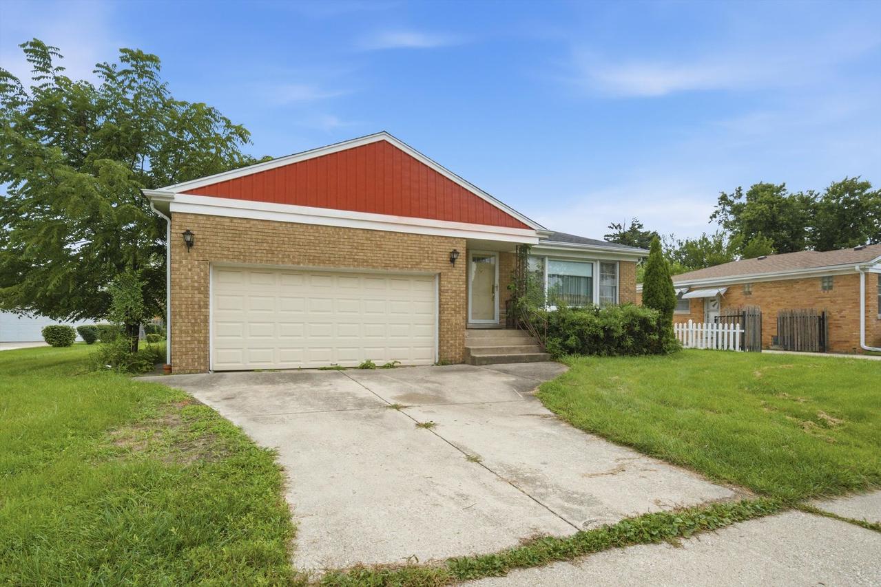 1944 Gardner Rd., Westchester, IL 60154