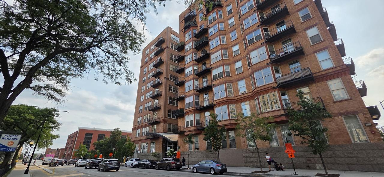 500 S Clinton St. #226, Chicago, IL 60607