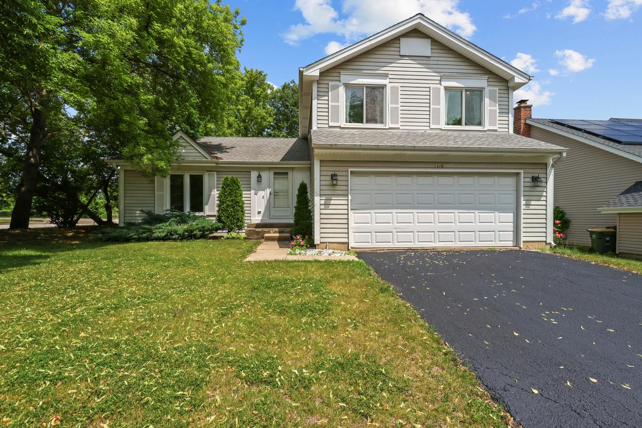 1316 W Meade Ln., Arlington Heights, IL 60004