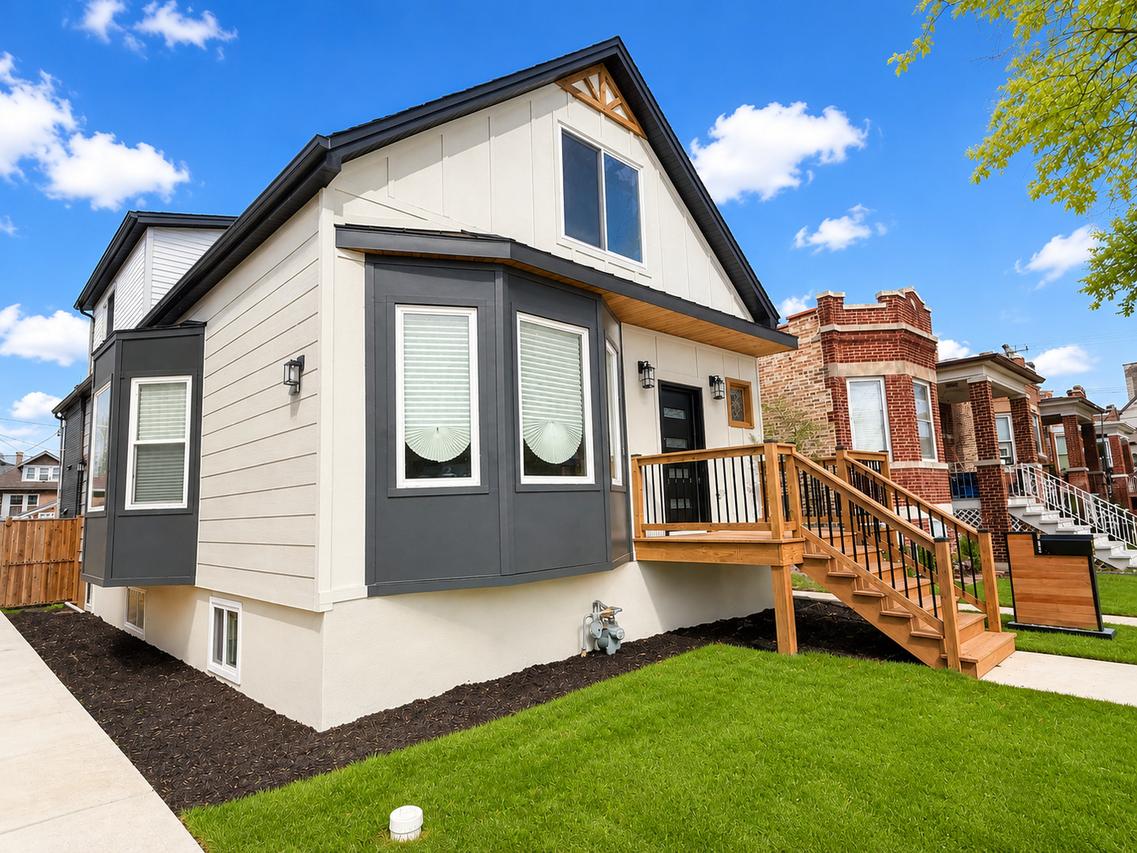 2222 Highland Ave., Berwyn, IL 60402