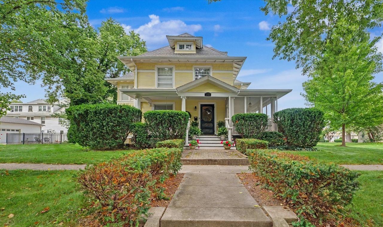 318 E Main St., Monticello, IL 61856