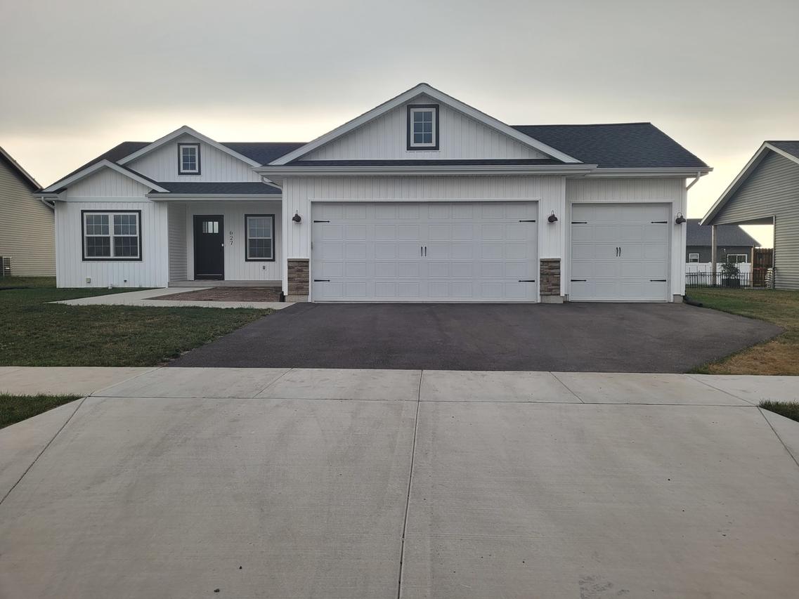 627 S Regulators St., Rochelle, IL 61068