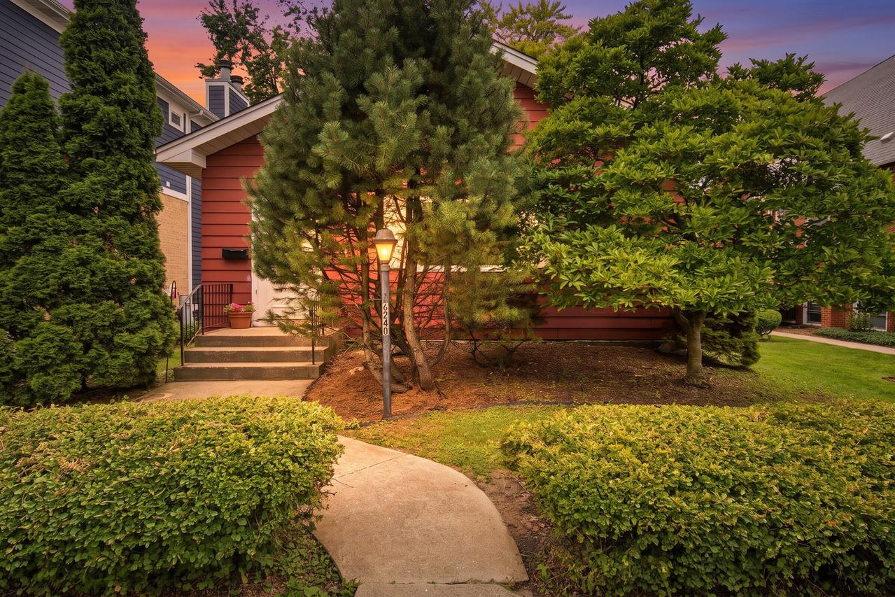 6240 N Avondale Ave., Chicago, IL 60631