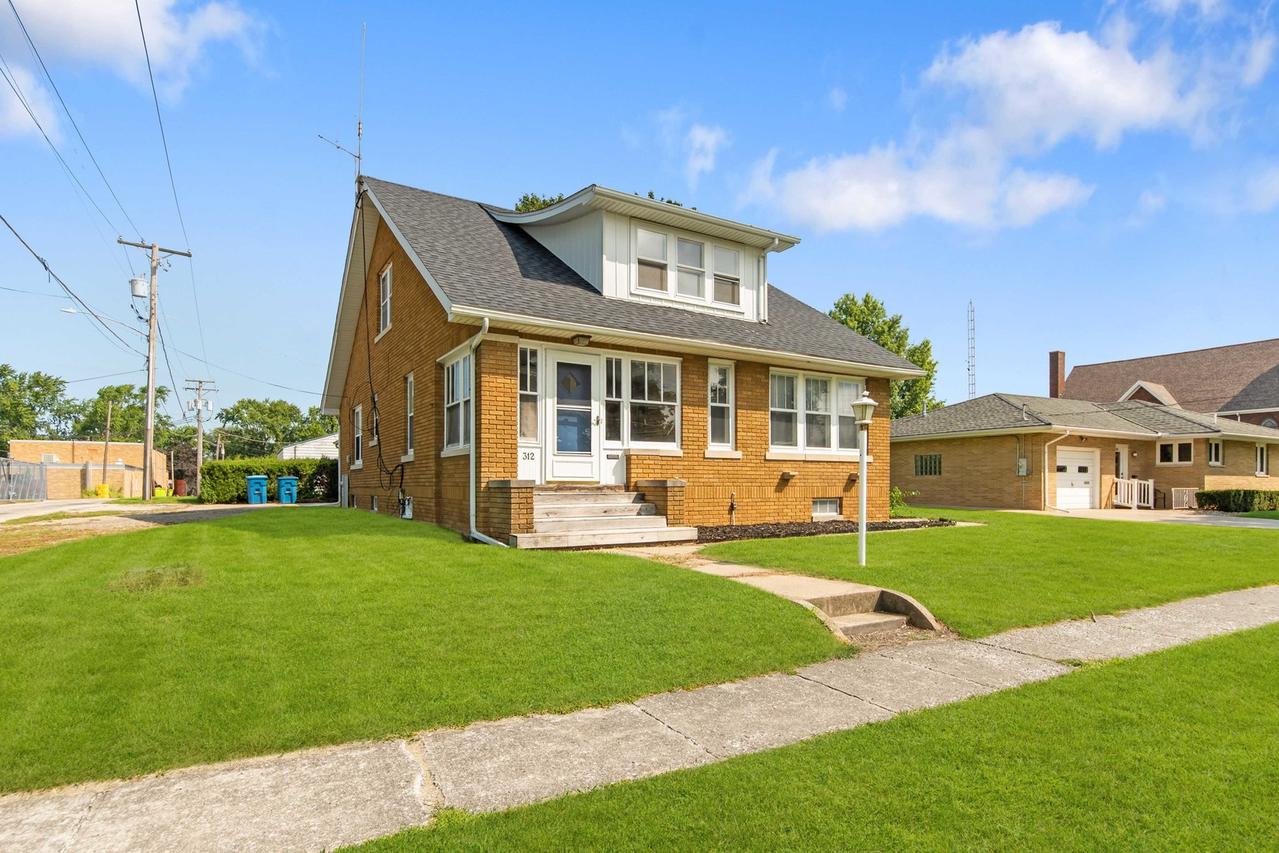 312 W Fifth St., Minonk, IL 61760