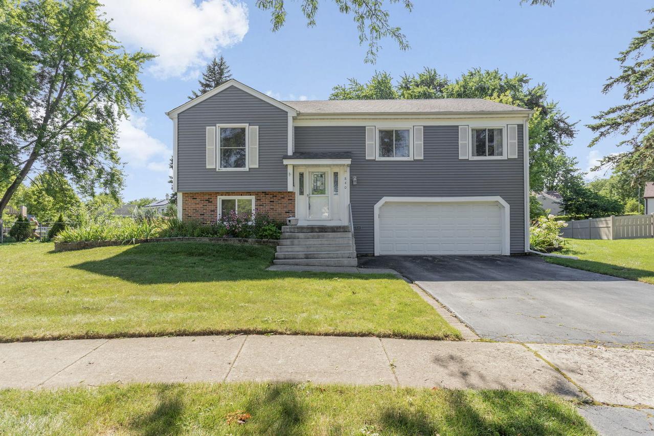840 S Cleburne Ave., Bartlett, IL 60103