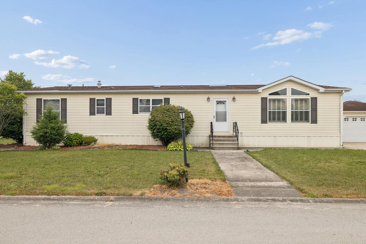22924 S Pine Valley Dr., Frankfort, IL 60423