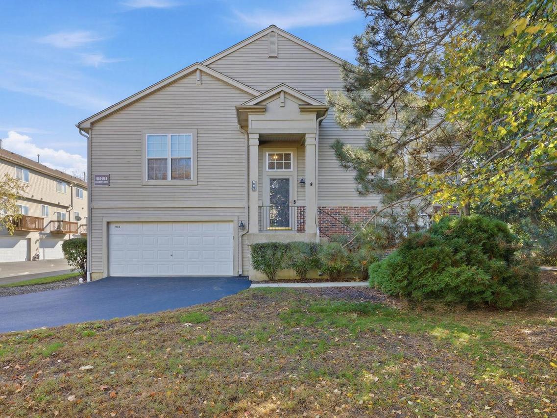 961 Ellsworth Dr. #2, Grayslake, IL 60030