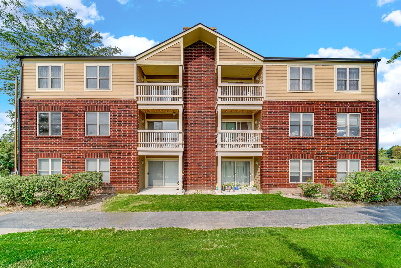 213 Glengarry Dr. #211, Bloomingdale, IL 60108