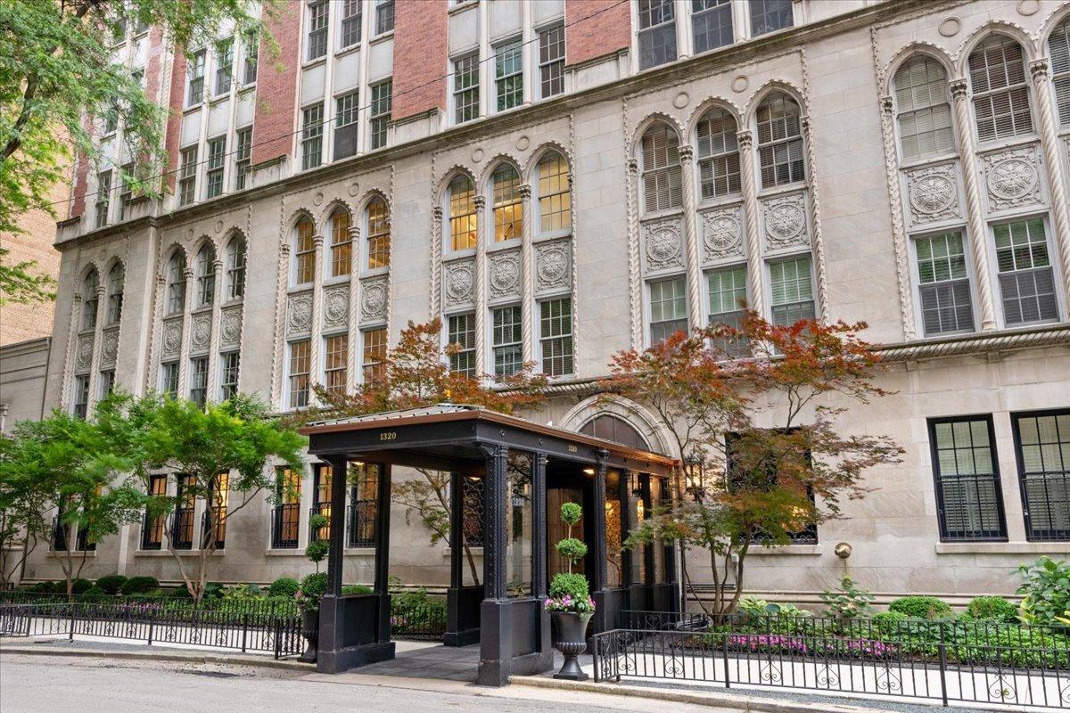 1320 N State Pkwy. #1A, Chicago, IL 60610