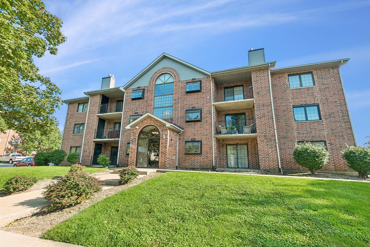 3727 214th Pl. #1B, Matteson, IL 60443