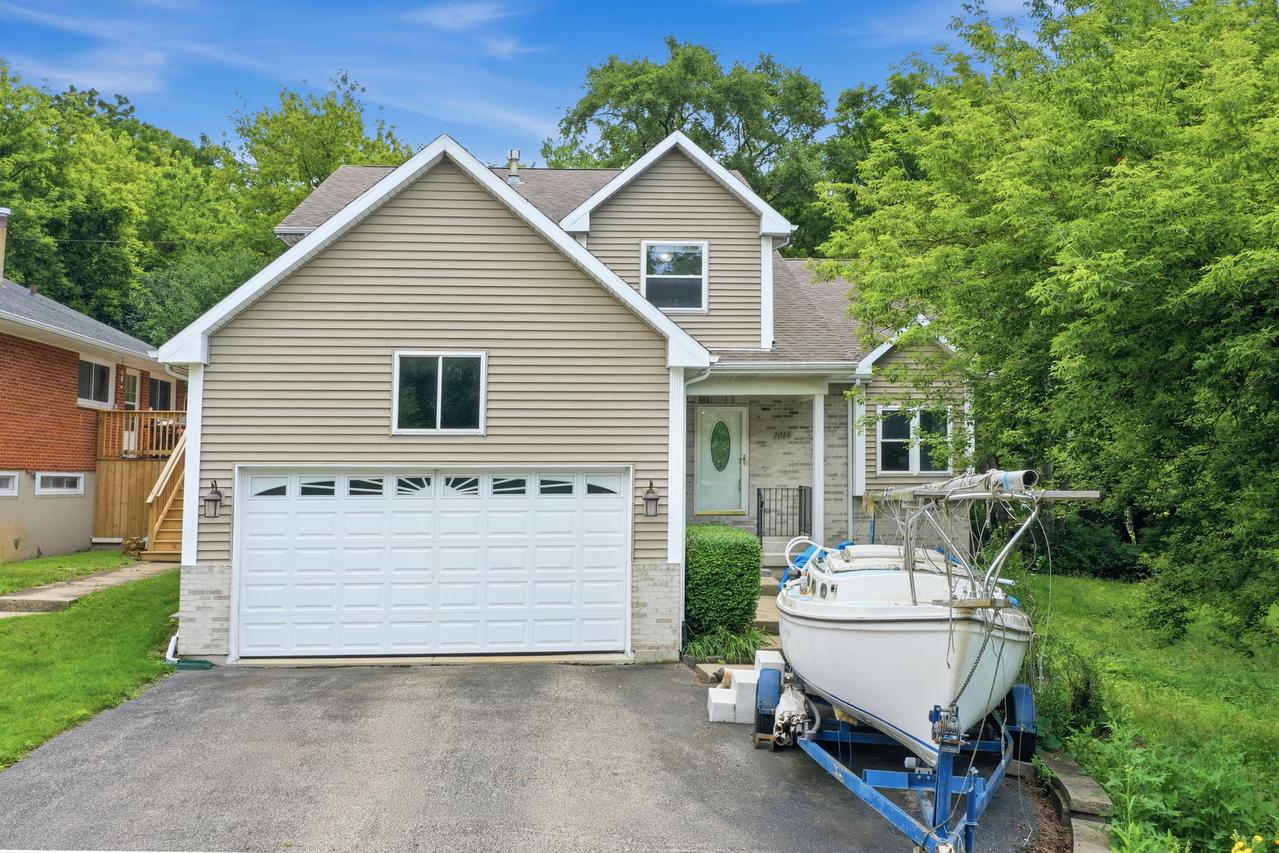 1018 Park Ave., Wauconda, IL 60084