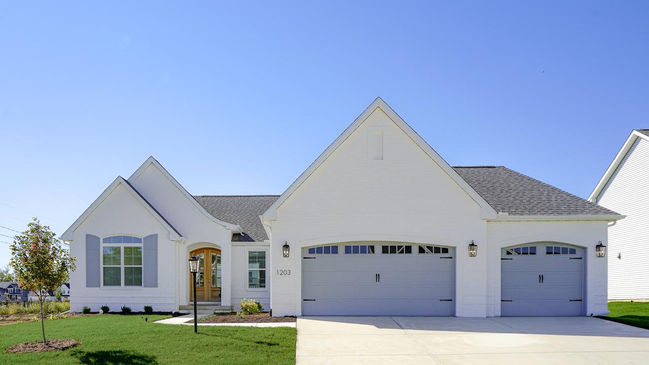 1203 Willowgrove Ln., Mahomet, IL 61853