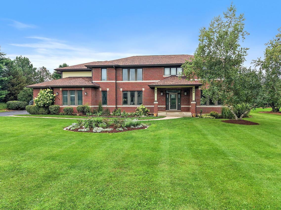 3206 Prairie View Dr., Prairie Grove, IL 60012