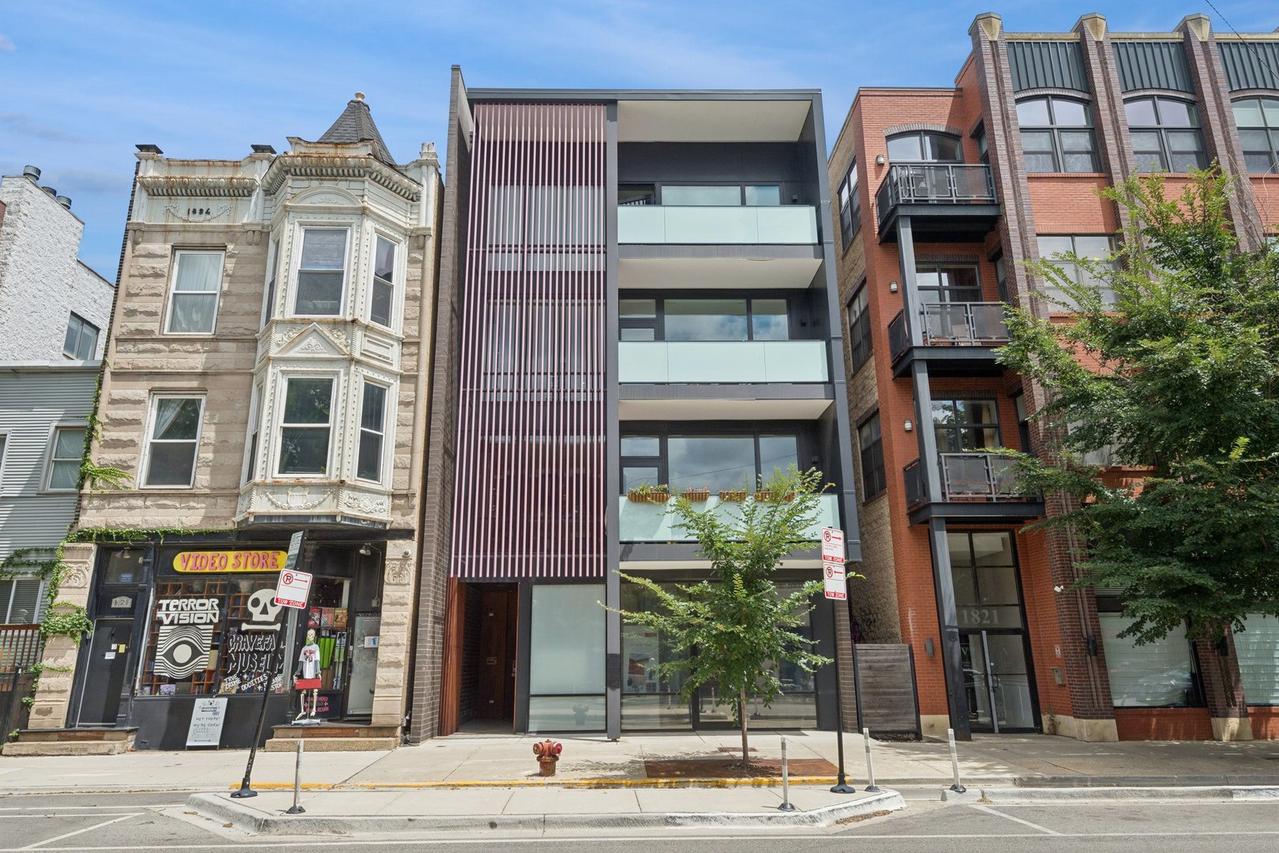 1827 N Milwaukee Ave. #301, Chicago, IL 60647