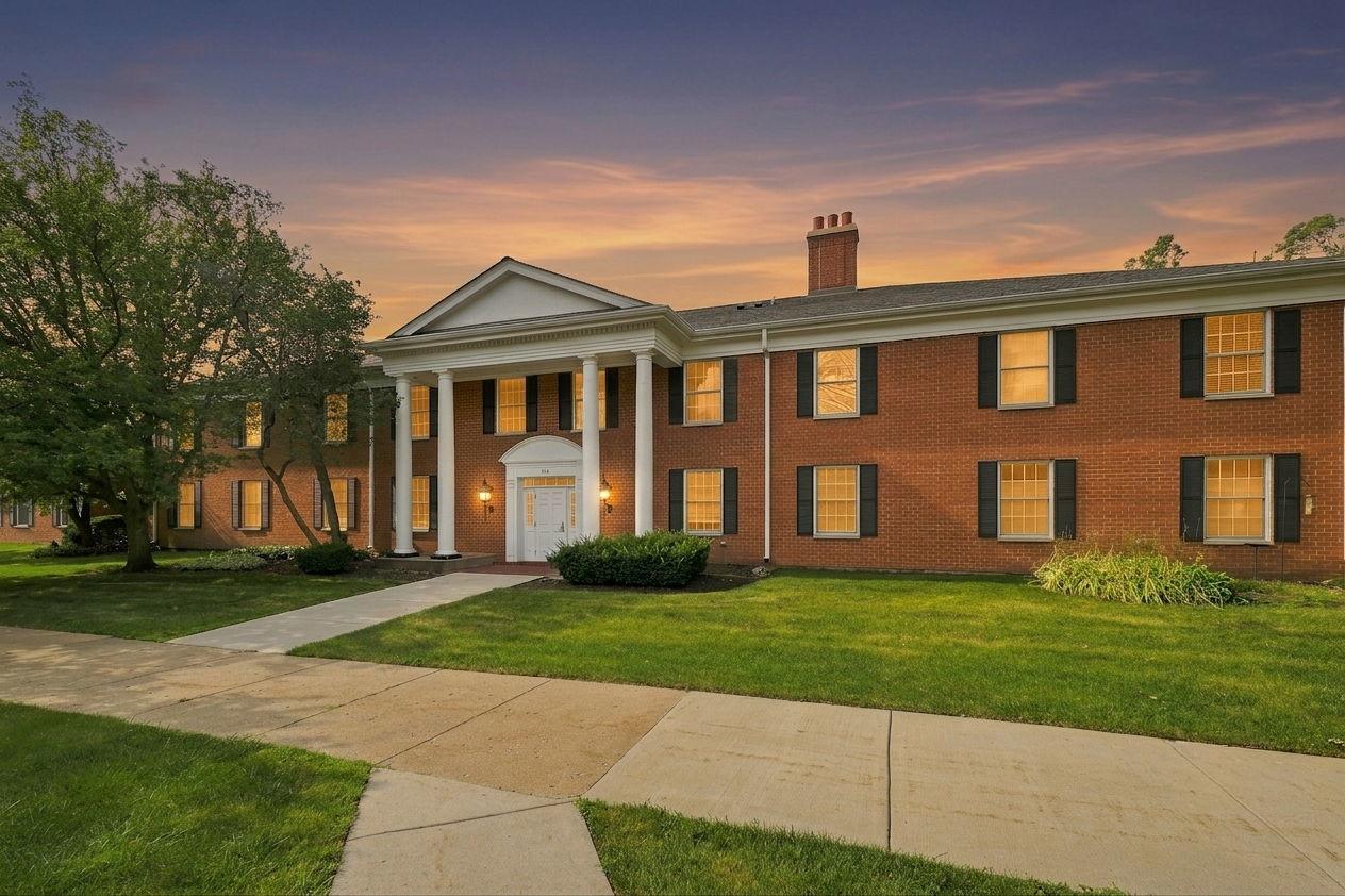 540 Devonshire Ln. #7, Crystal Lake, IL 60014