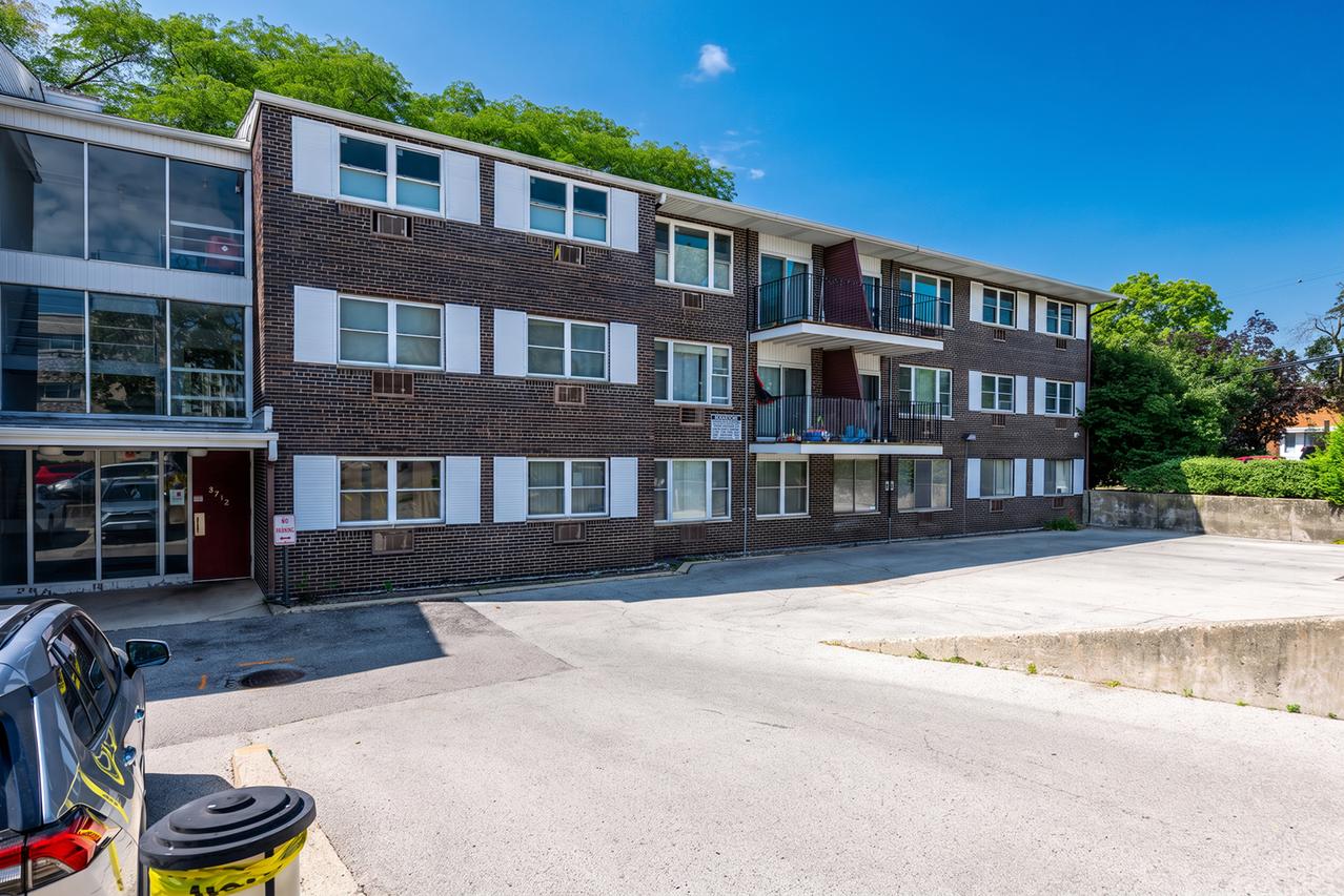 8712 Skokie Blvd. #1I, Skokie, IL 60077