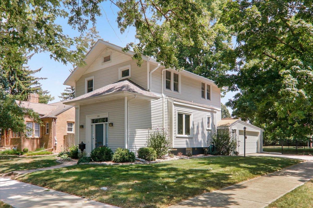 222 S Florence Ave., Bloomington, IL 61701