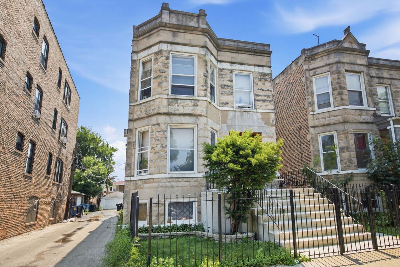 5215 W Van Buren St., Chicago, IL 60644