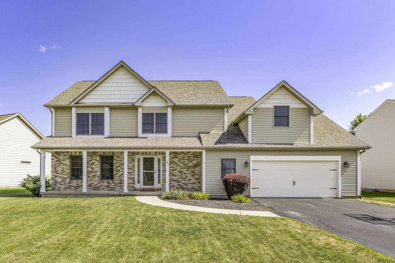 907 Autumn Ridge Rd., Sandwich, IL 60548