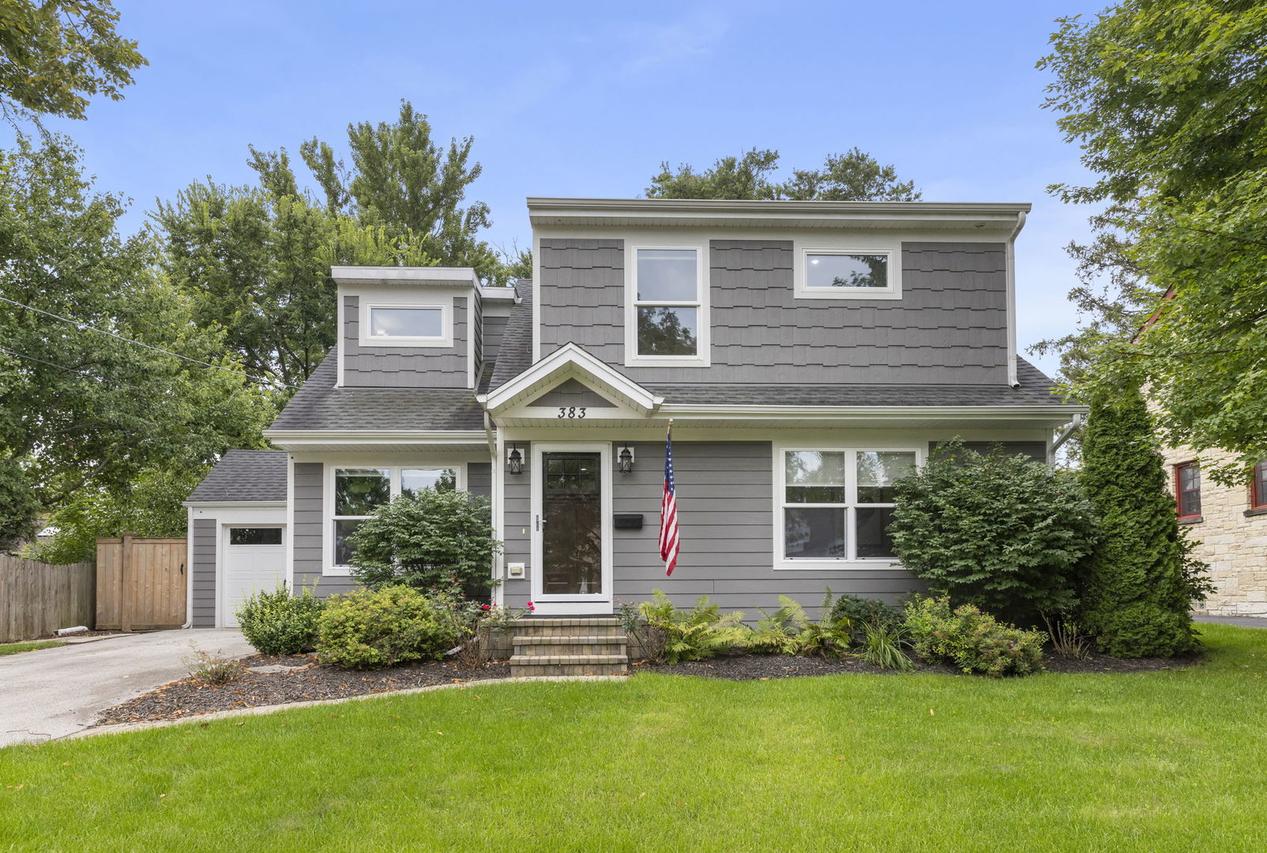 383 Elm St., Glen Ellyn, IL 60137