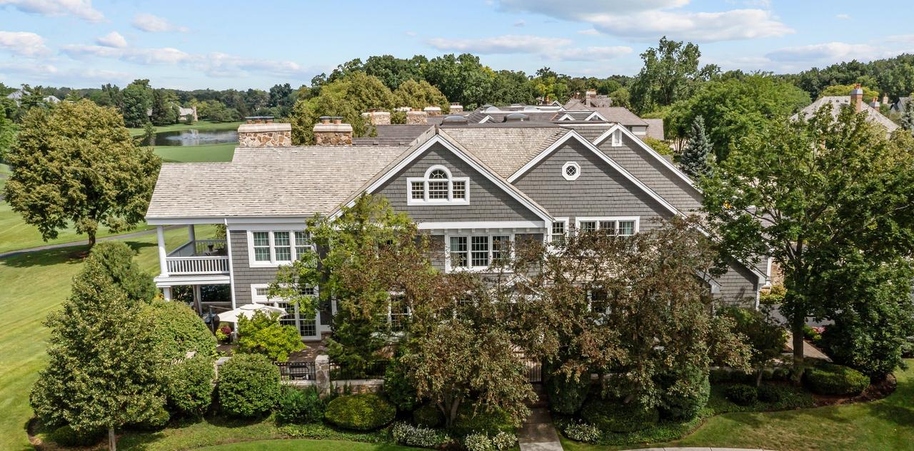 100 Clubhouse Dr., North Barrington, IL 60010